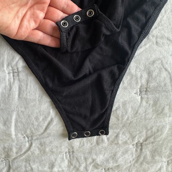 Ella Moss Black Bella Long Sleeve Wrap Front Bodysuit, Size M – NWT - Picture 8 of 8